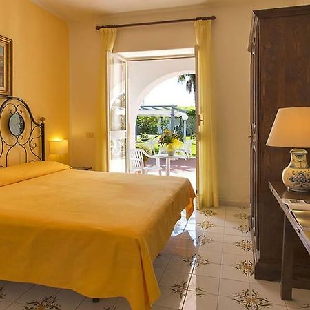 Hotel Belsole Forio  ภายนอก รูปภาพ